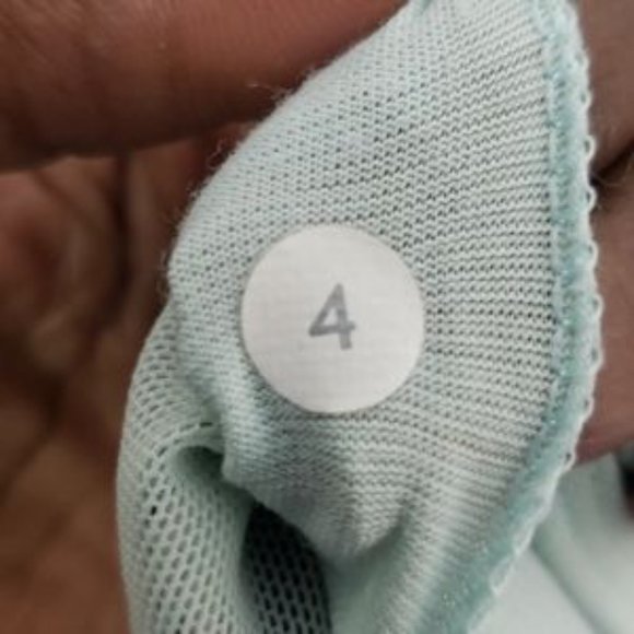 LULULEMON Rest less tank (Sz 4) - Picture 9 of 10